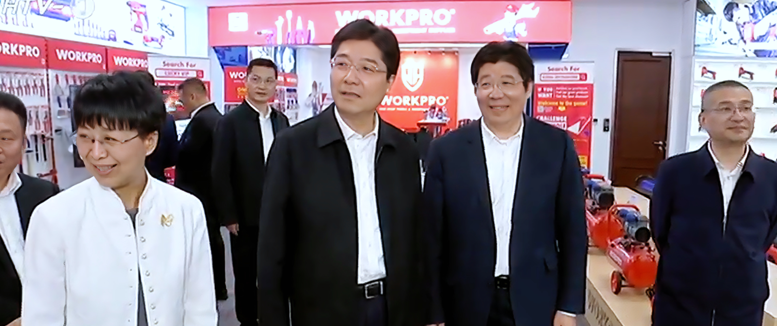杭州市委副書記、市長姚高員一行蒞臨巨星科技調(diào)研